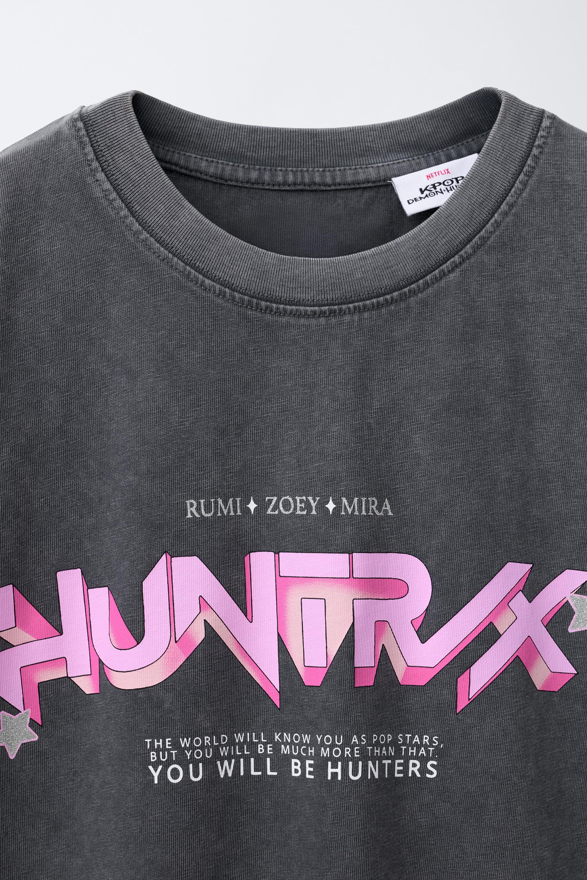 KPOP DEMON HUNTERS™ NETFLIX © WASHED EFFECT PRINTED T-SHIRT